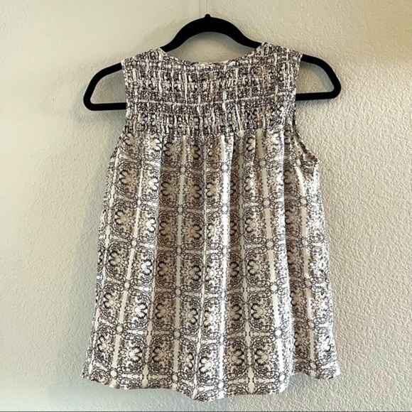 COPY - Women’s sleeveless blouse - Picture 2 of 5